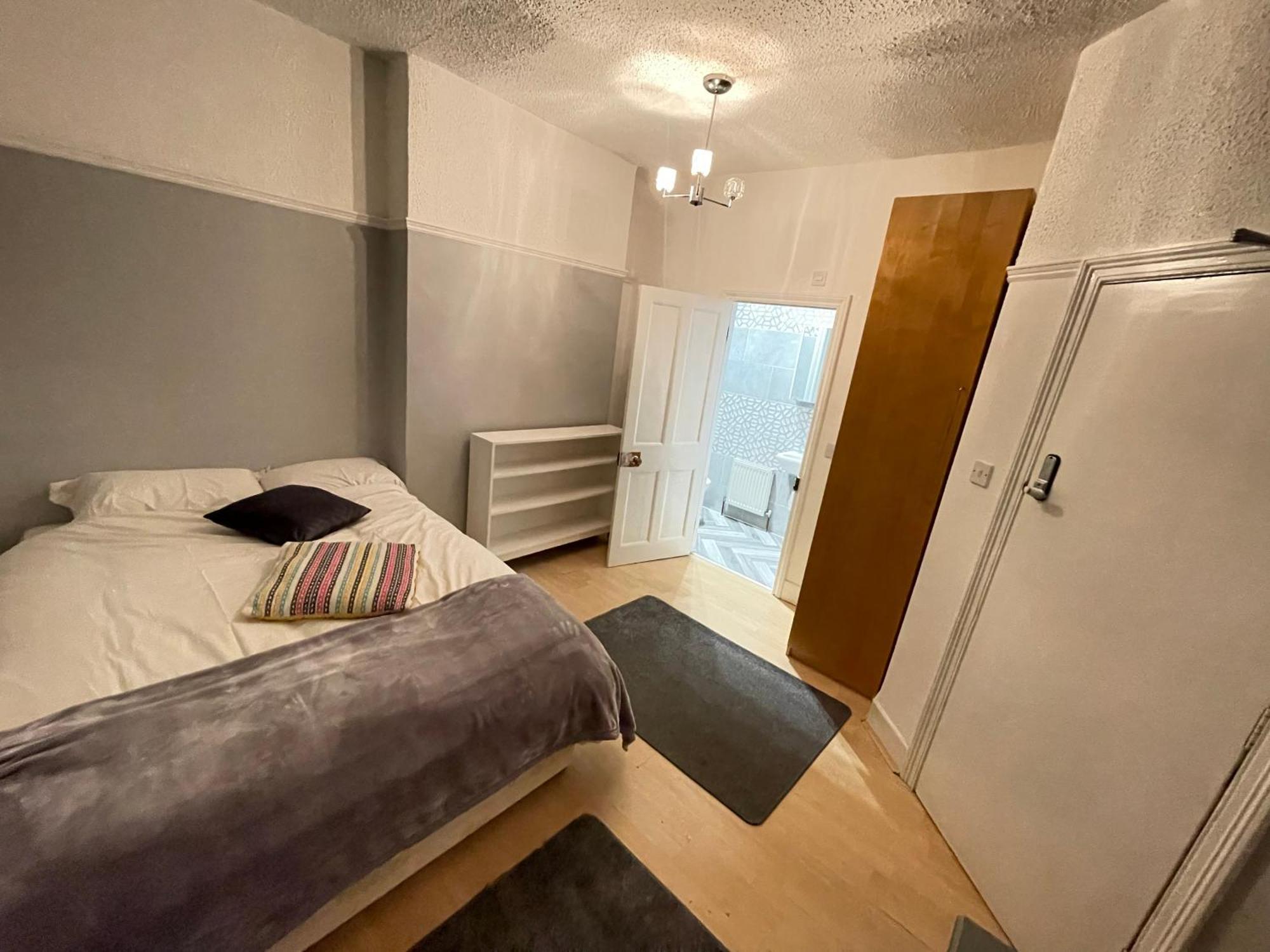 Room With Private Bathroom And Shared Kitchen Londýn Exteriér fotografie